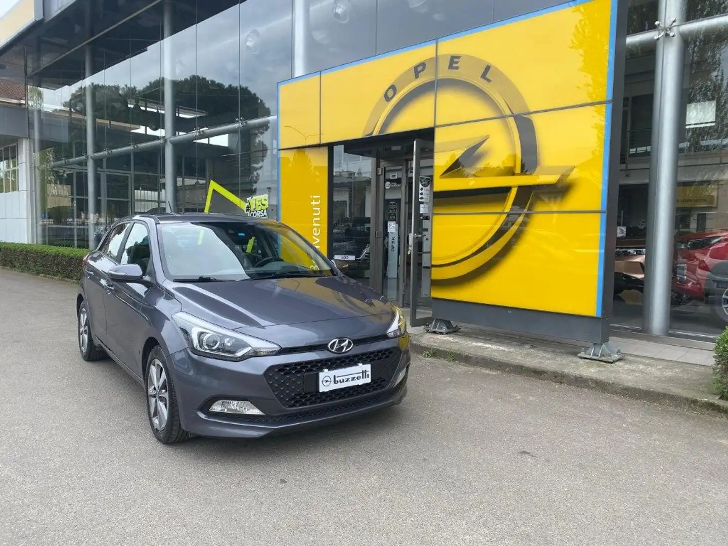 Hyundai i20 1.2 84 CV 5 porte Style Grau - 1
