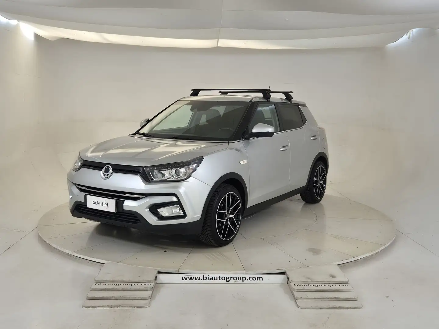 SsangYong Tivoli Benzina 1.6 Dream Gpl 2wd Plateado - 1