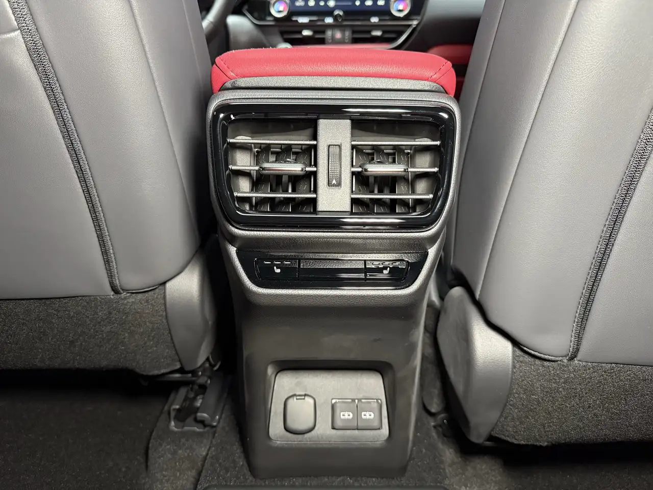 Lexus NX снимка Lexus NX