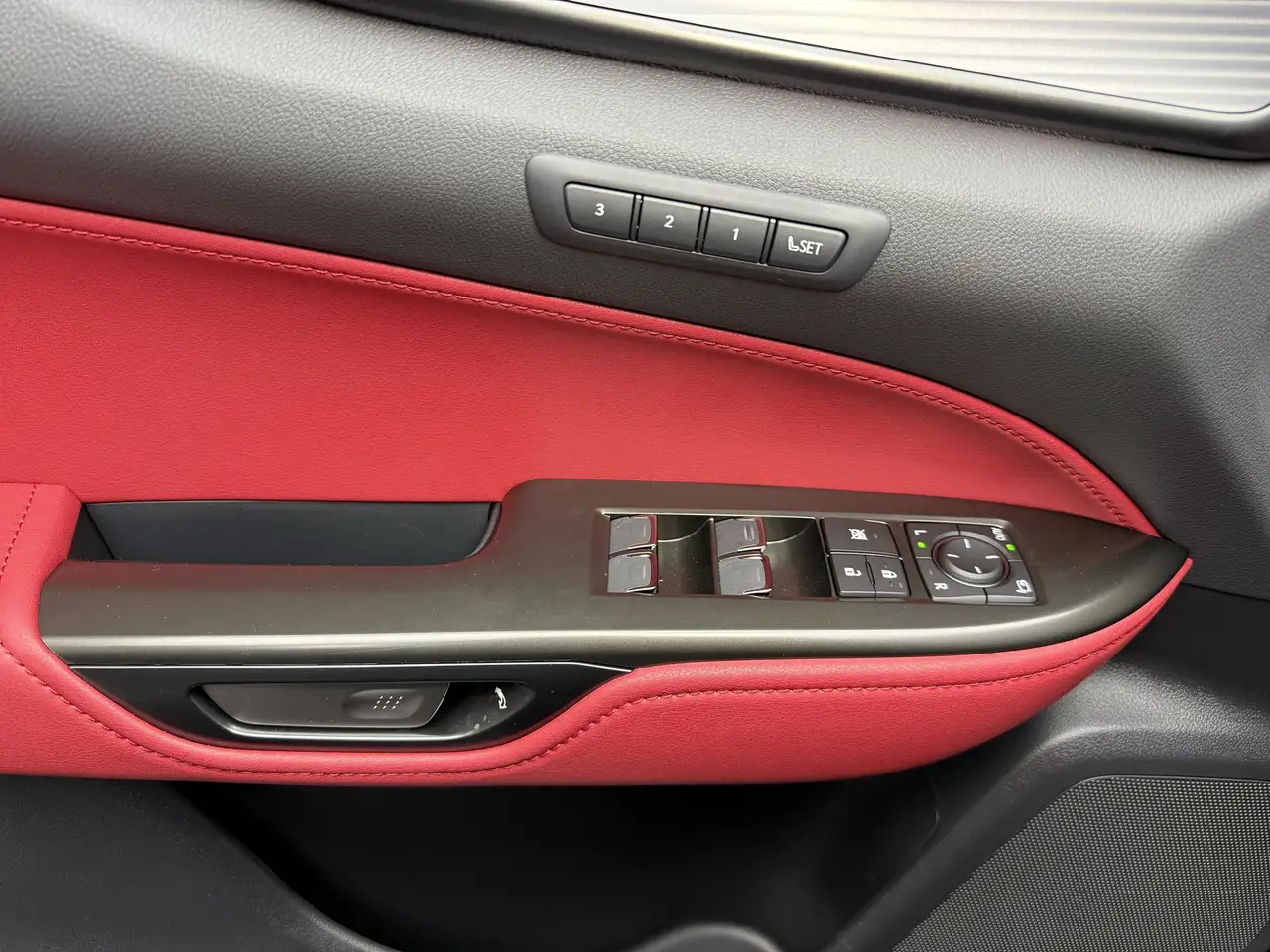 Lexus NX снимка Lexus NX