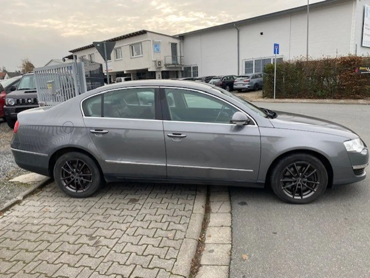Volkswagen Passat Highline Grigio - 2