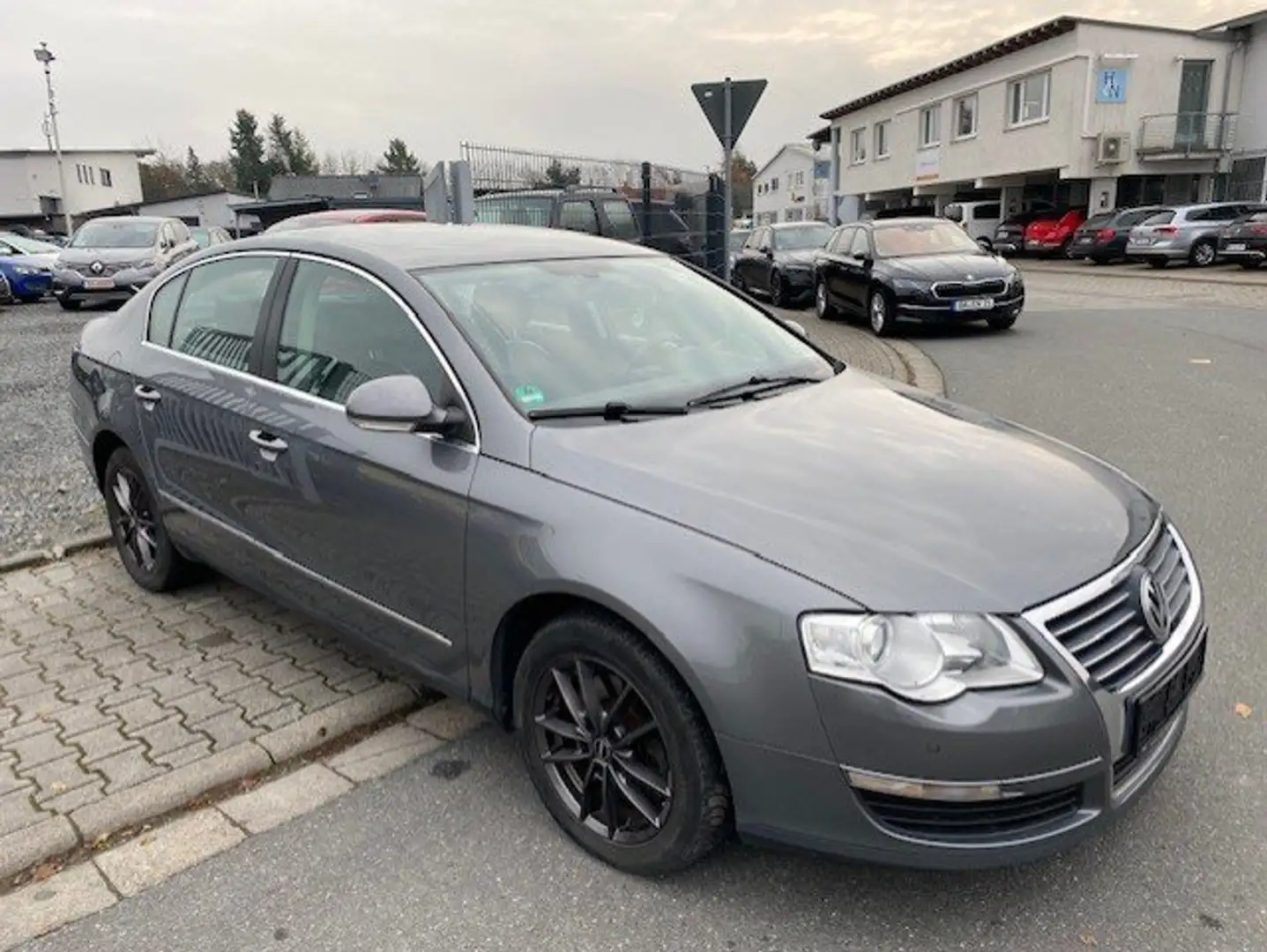 Volkswagen Passat Highline Grigio - 1