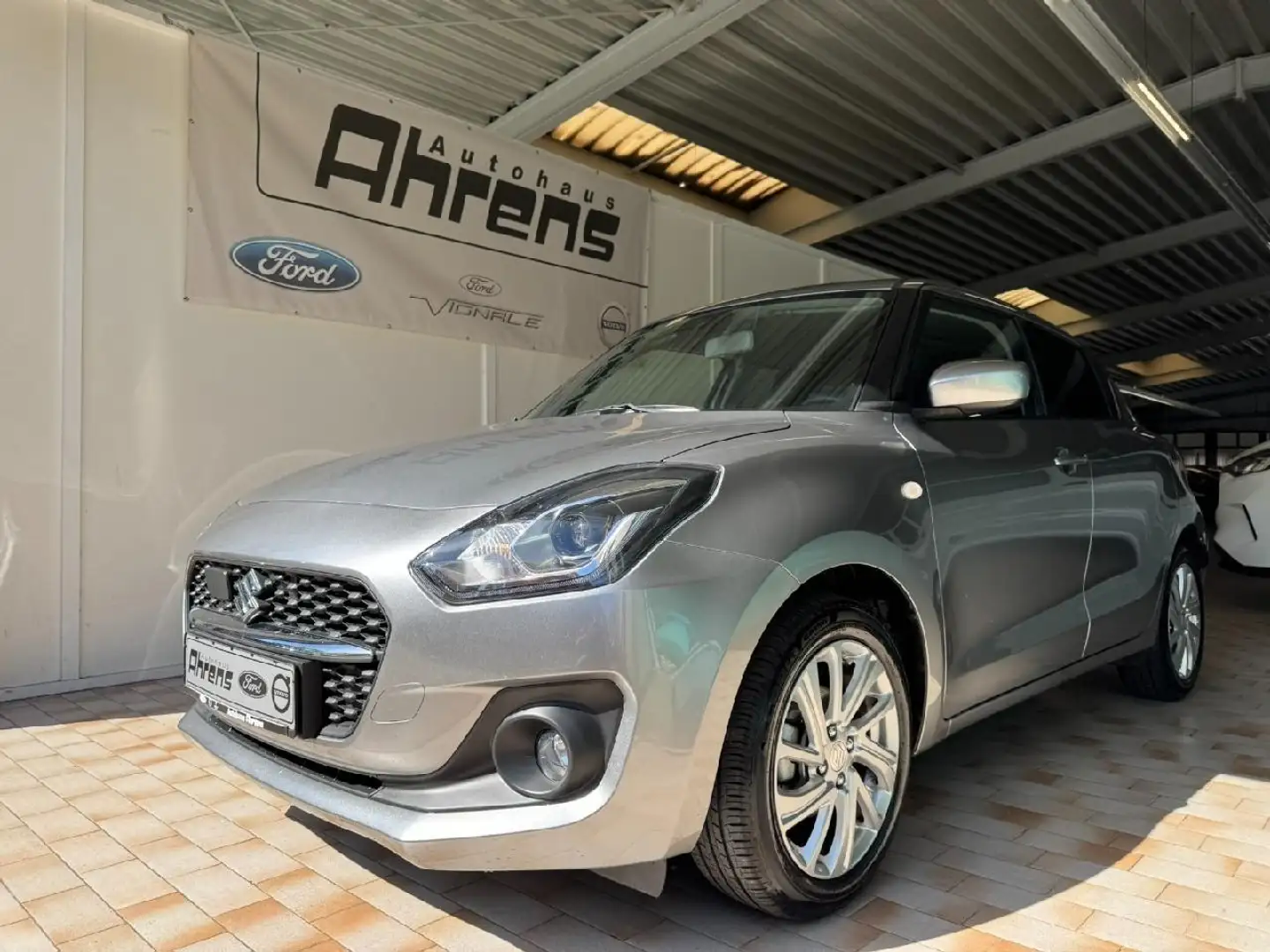 Suzuki Swift Comfort+ Silber - 1