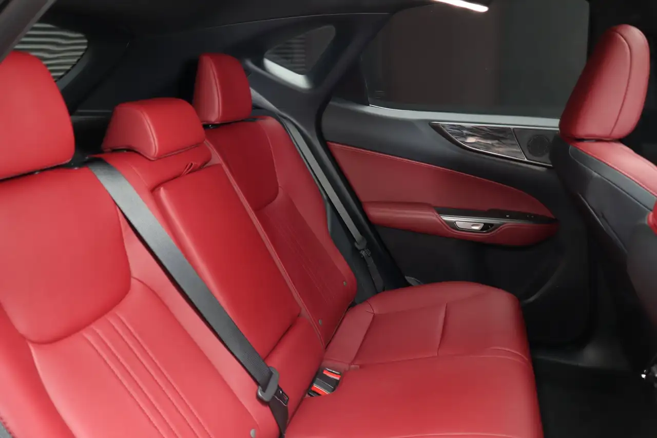 Lexus NX снимка Lexus NX