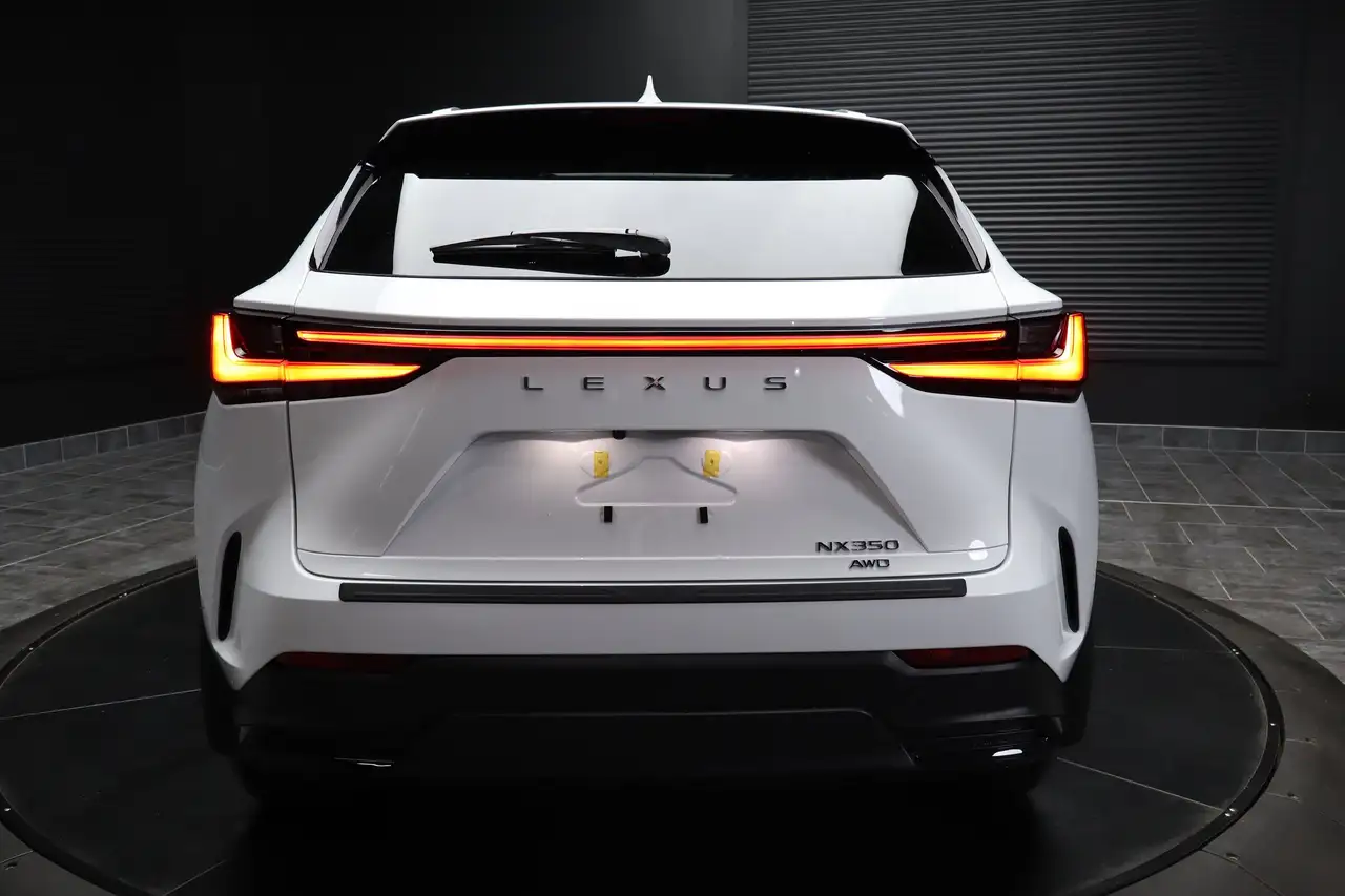 Lexus NX снимка Lexus NX