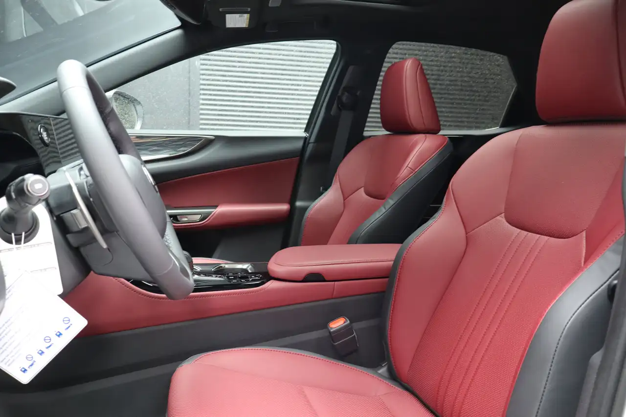 Lexus NX снимка Lexus NX