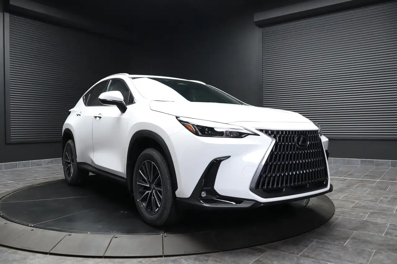 Lexus NX снимка Lexus NX