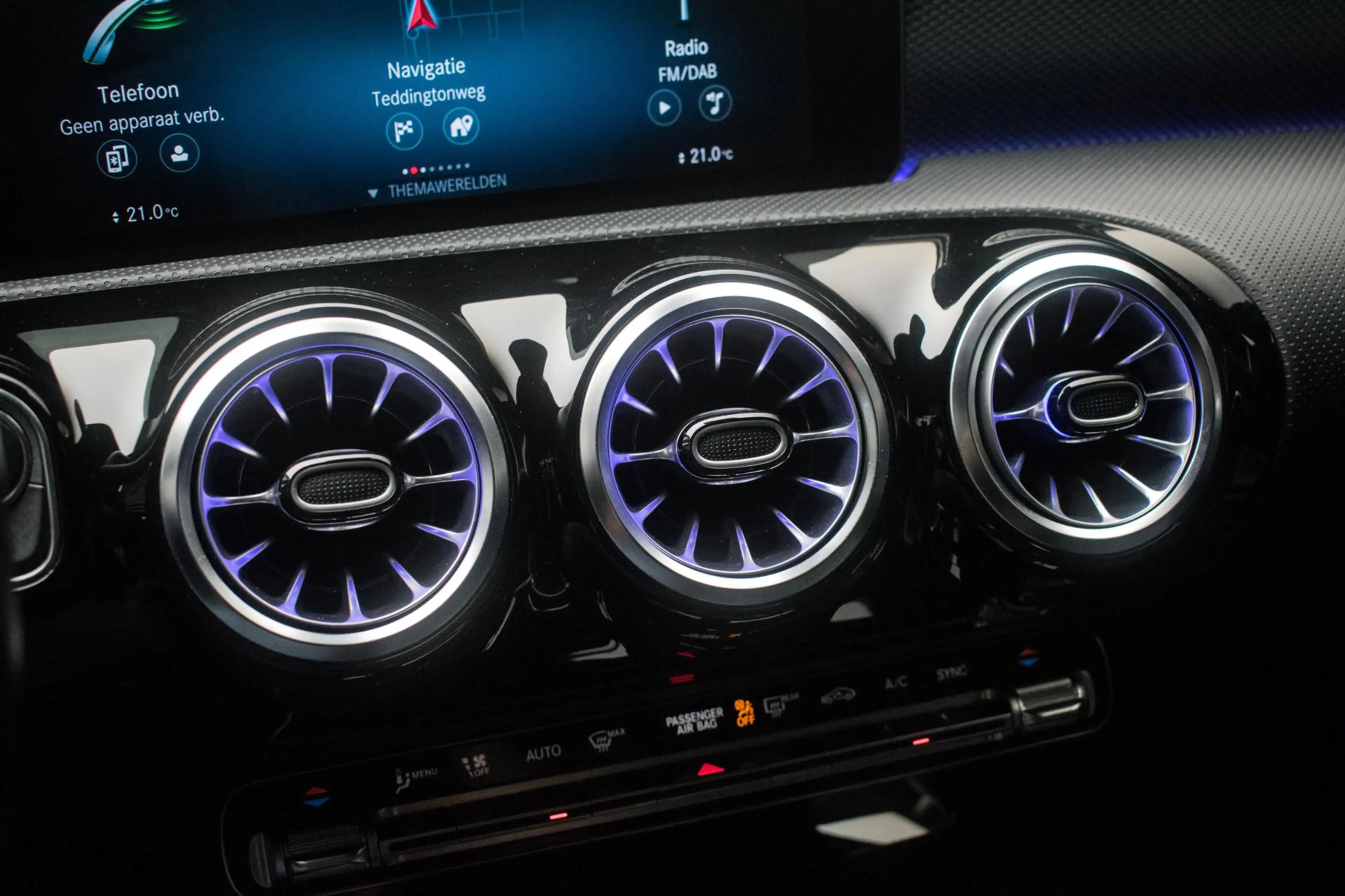 Mercedes-Benz CLA 180 Business Solution Luxury NL-auto [ Panoramadak Sfe — photo 28
