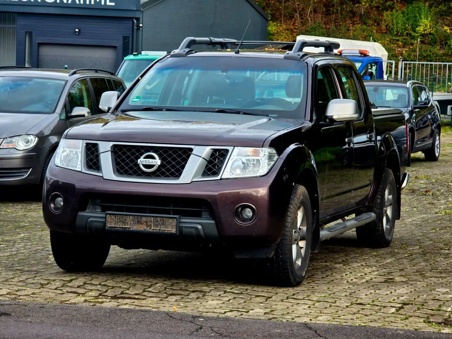 Nissan Navara Pickup Double Cab PLATINUM 4X4 Schwarz - 2