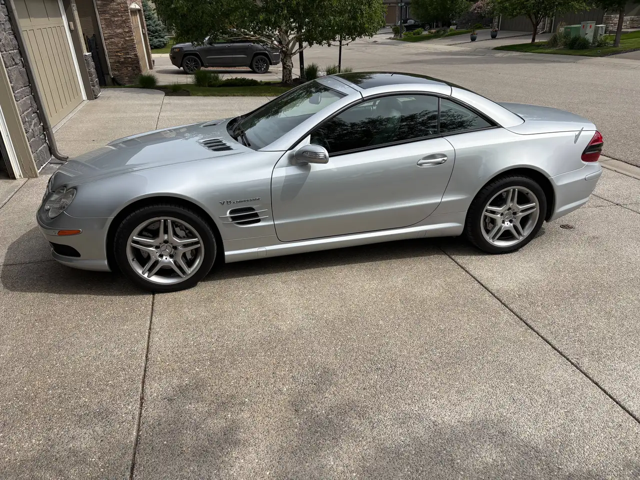 Mercedes-Benz SL снимка Mercedes-Benz SL