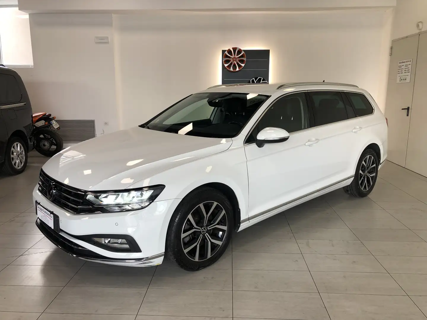 Volkswagen Passat Variant Passat VIII Variant 2.0 tdi Executive 150cv dsg Bianco - 1