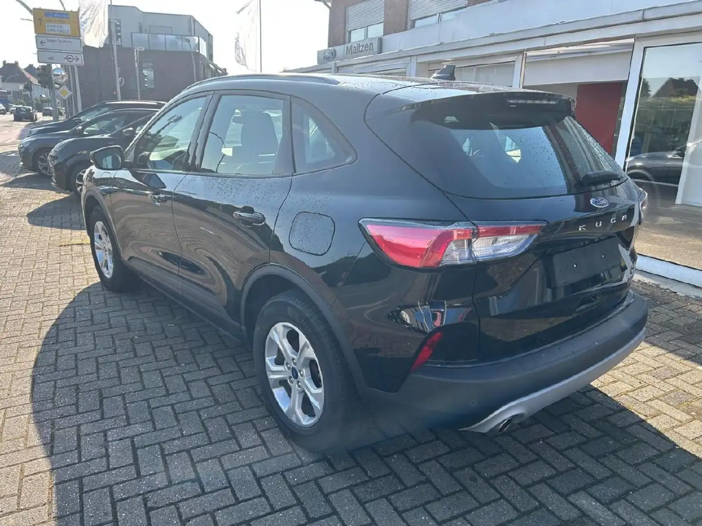 Ford Kuga Plug-In Hybrid Cool & Connect Noir - 2