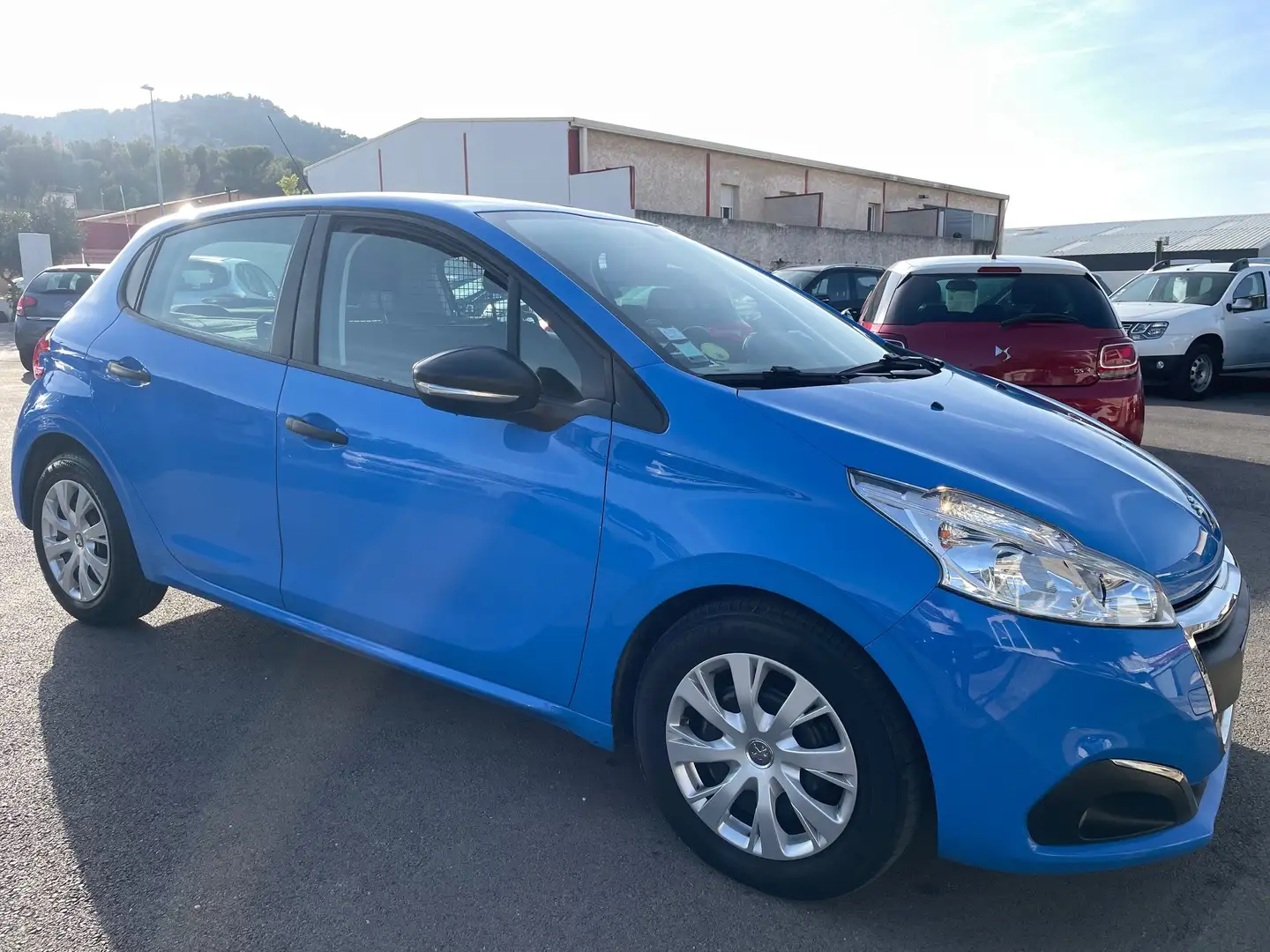 Peugeot 208 AFFAIRE 1.6 BLUEHDI 75 BVM5 Modrá - 2