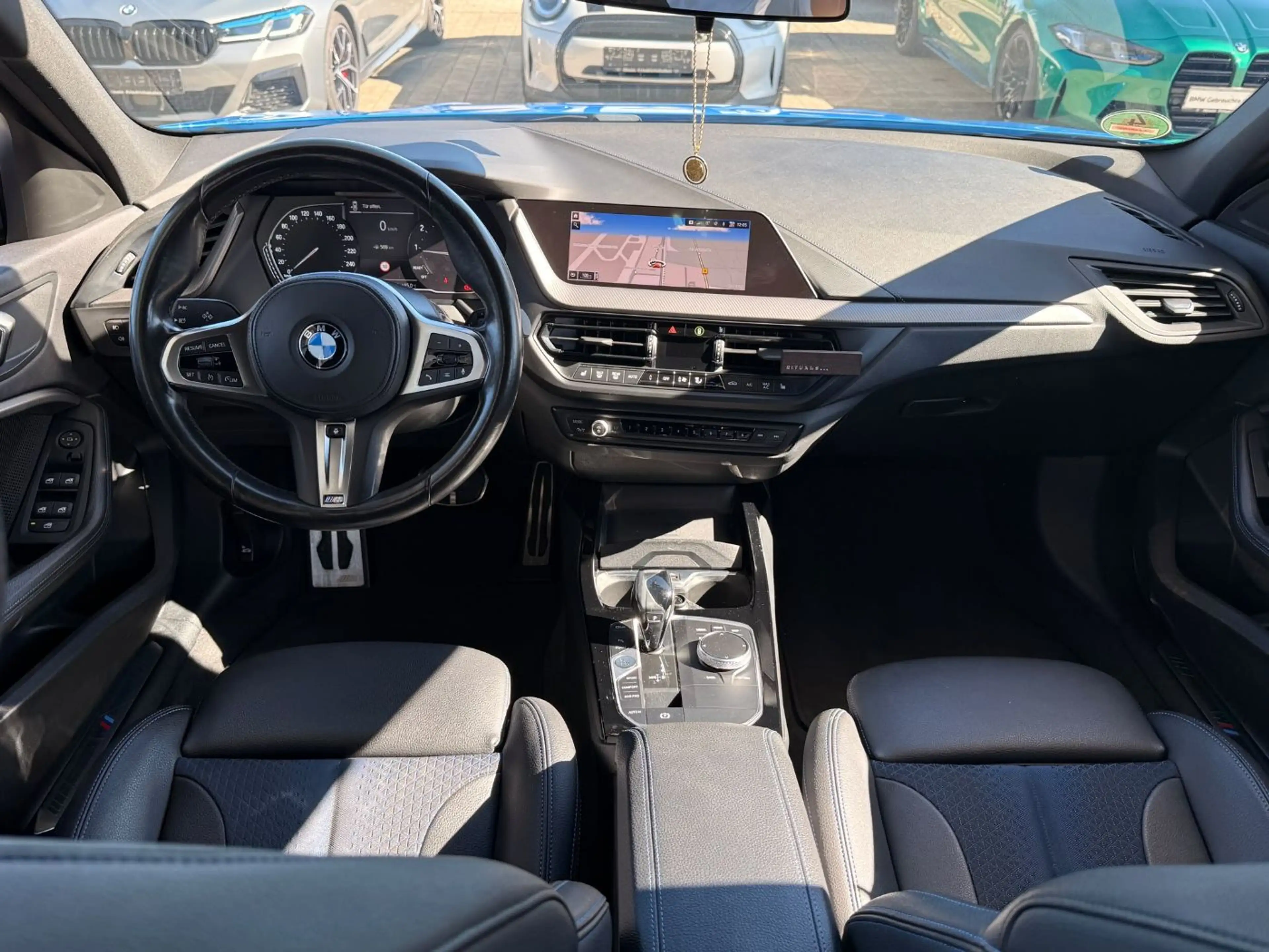 BMW 118 i M Sport Lenkradheizung PDC LED Sitzheizung — photo 11