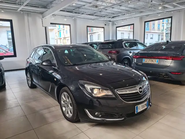 Opel Insignia view 2