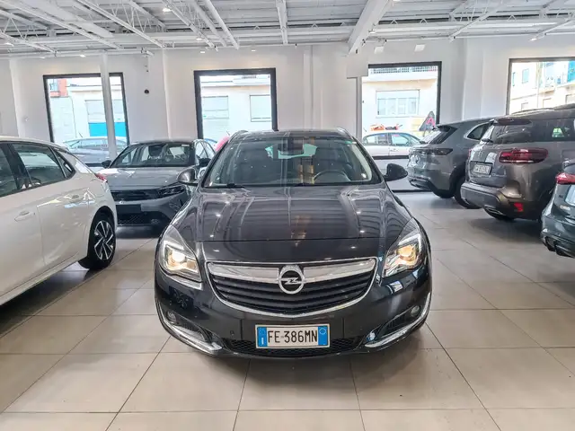 Opel Insignia view 4