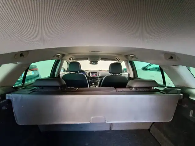 Opel Insignia view 10
