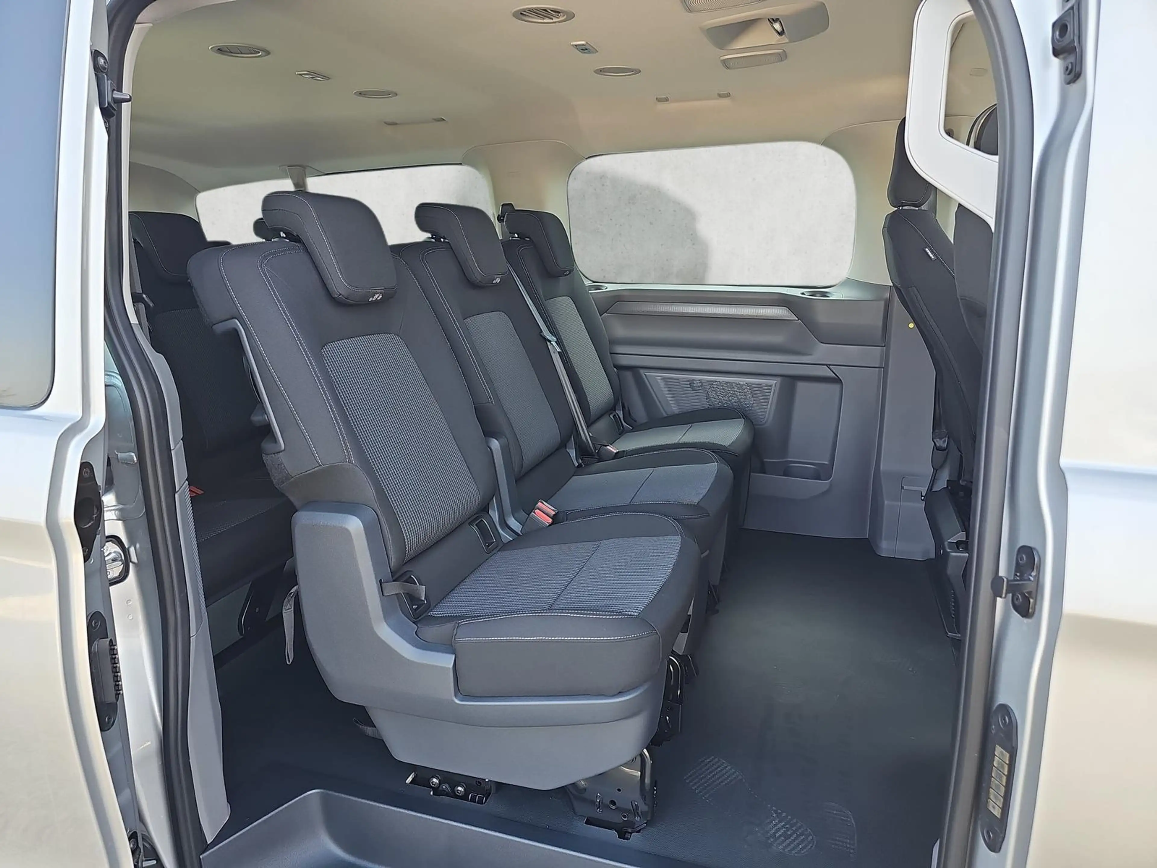 Volkswagen T7 Caravelle 2.0 TDI 81 kW LR lang 5JGar Kamera KeylessGo 81... — photo 13
