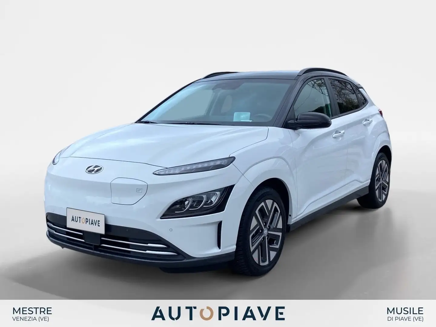Hyundai KONA Kona EV 64 kWh XClass Bianco - 1