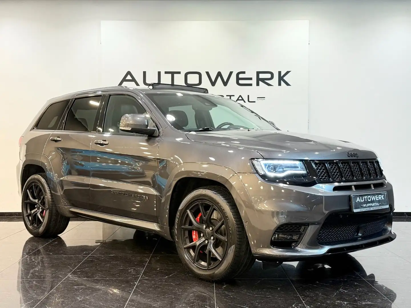 Jeep Grand Cherokee 6.4 V8 HEMI SRT*PANO*KAMERA*H&K* - 1
