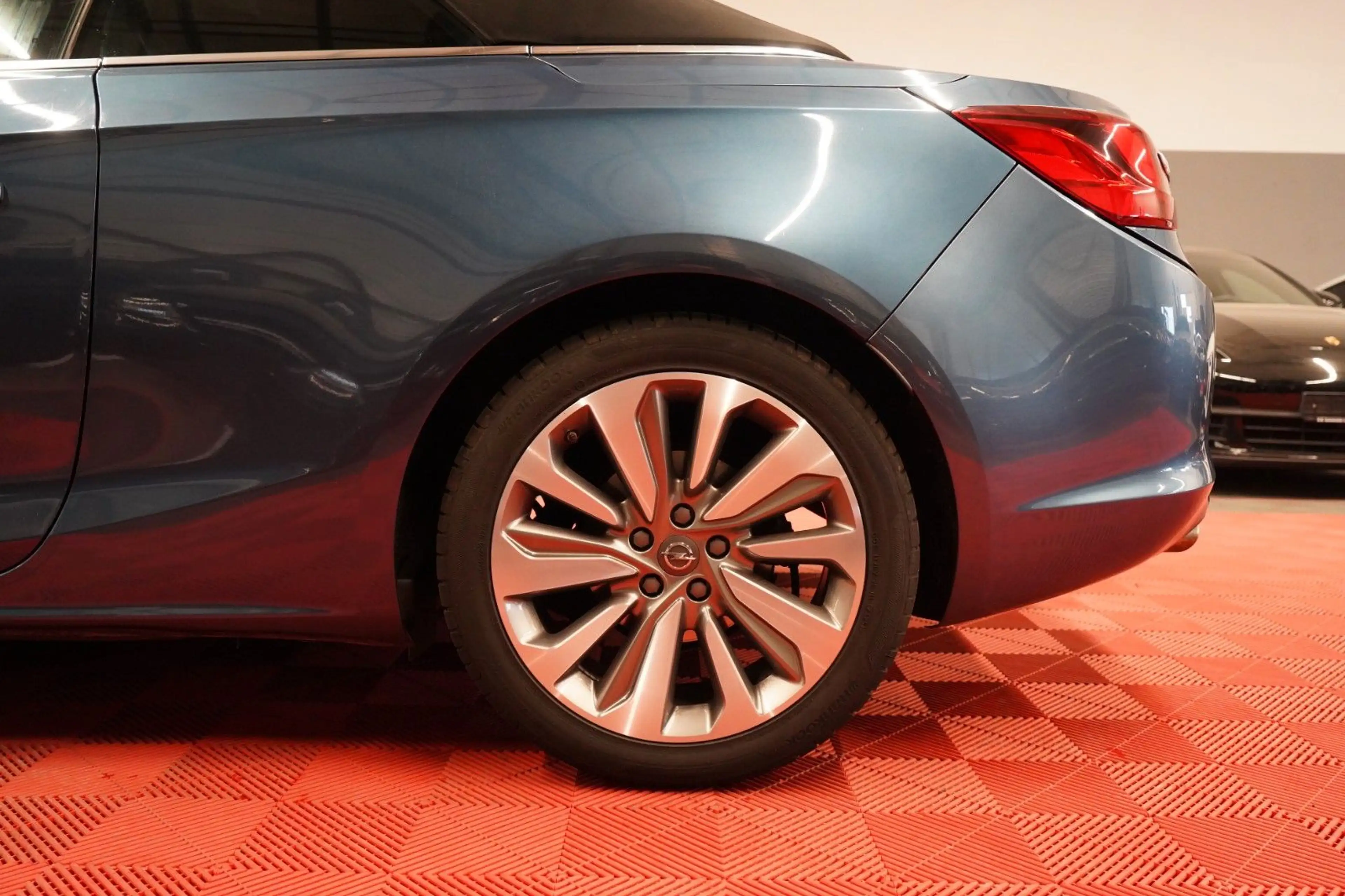 Opel Cascada 1.6*2.Hand*Unfallfrei — photo 15