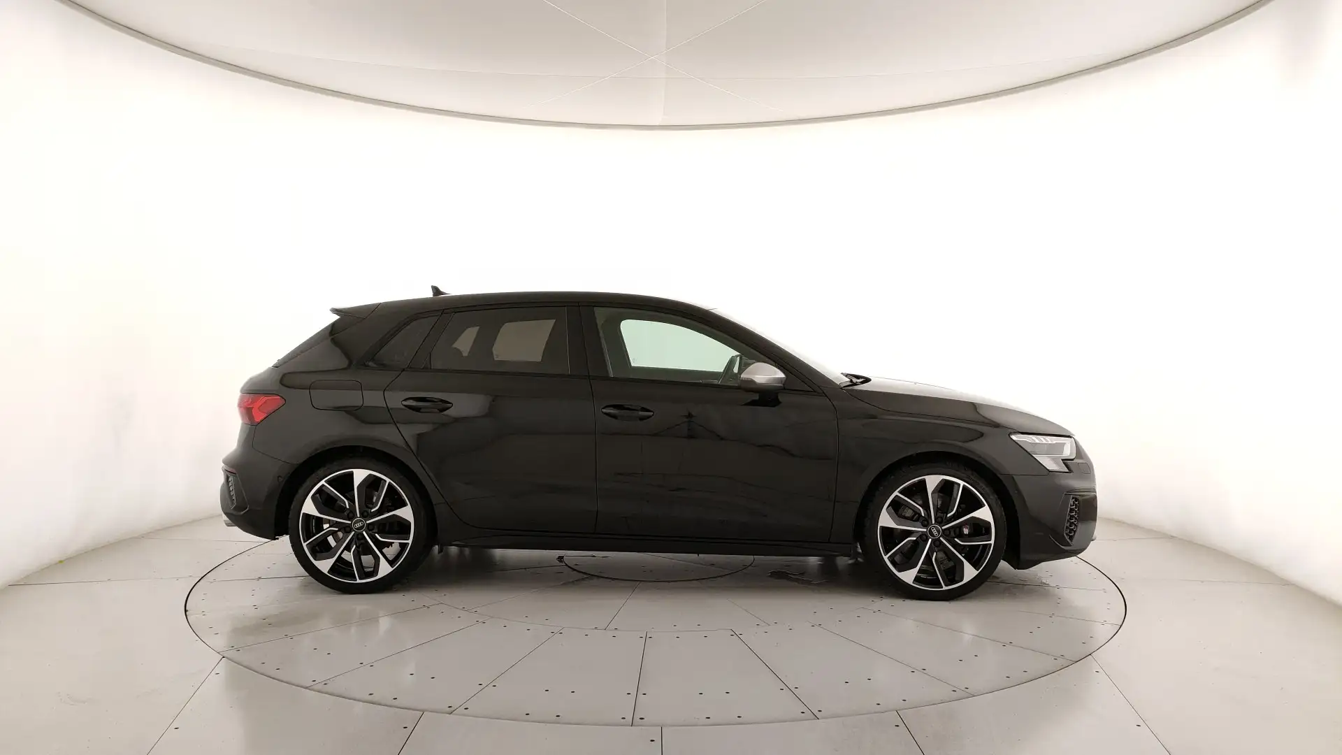 Audi S3 S3 Sportback 2.0 tfsi quattro s-tronic Schwarz - 2