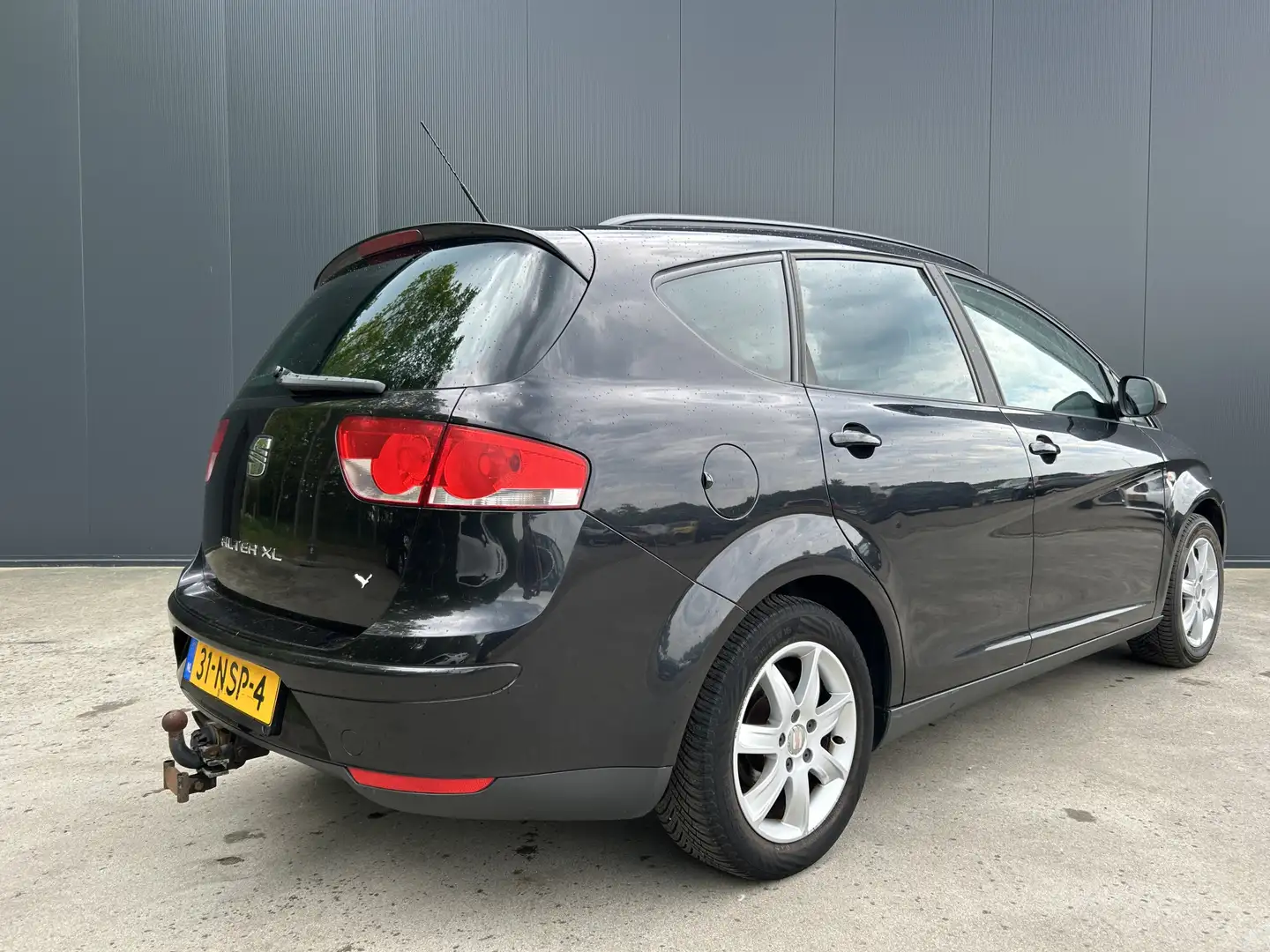 SEAT Altea XL 1.6 TDI Ecomotive Good Stuff CRUISE AIRCO TREKHAAK Černá - 2