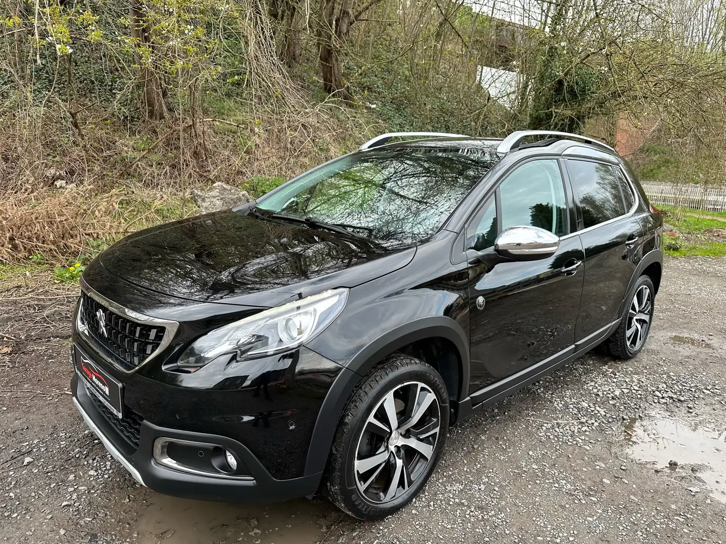 Peugeot 2008 1.2 PureTech Crossway S&S Schwarz - 1