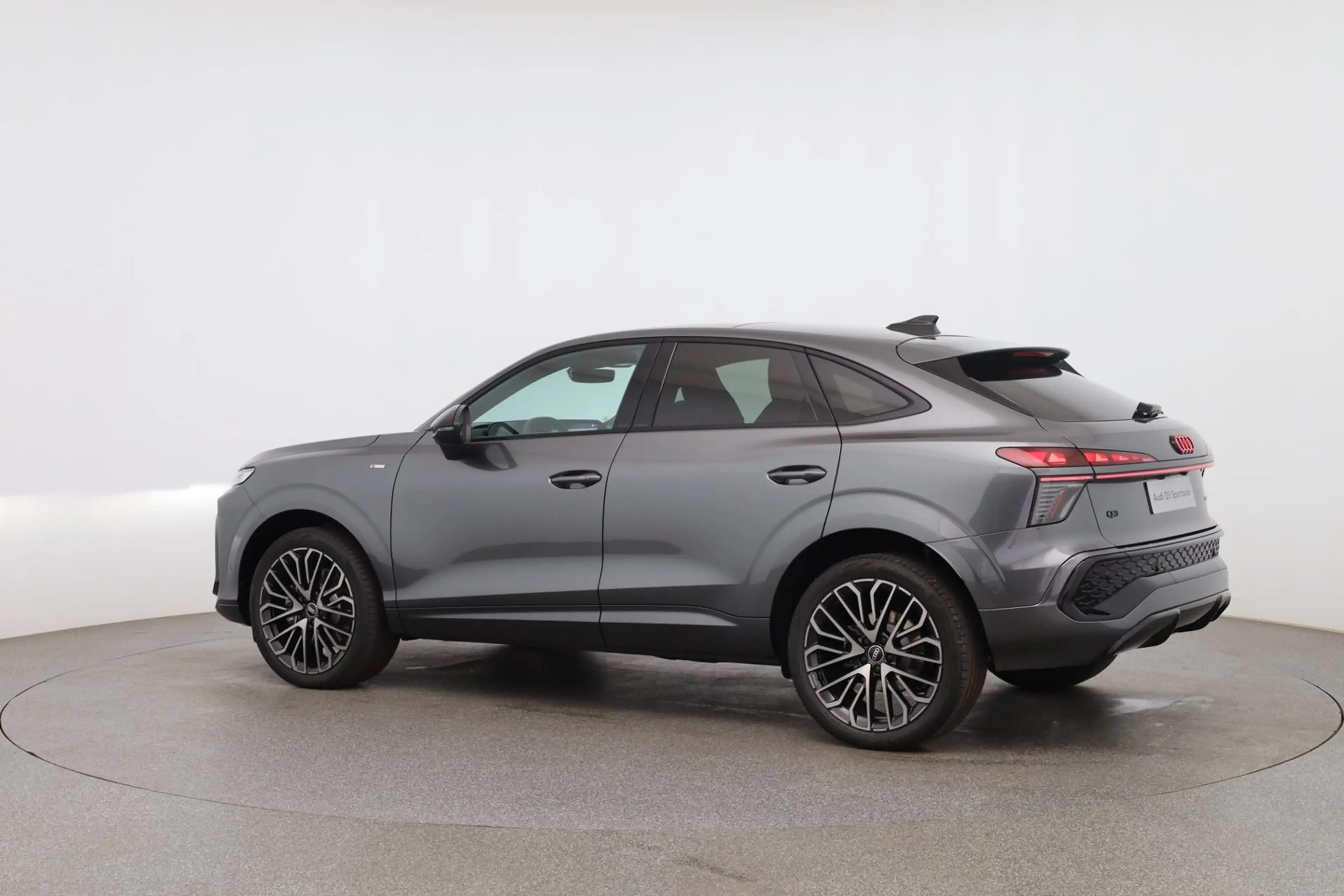 Audi Q3 TFSI quattro 150 kW — photo 3