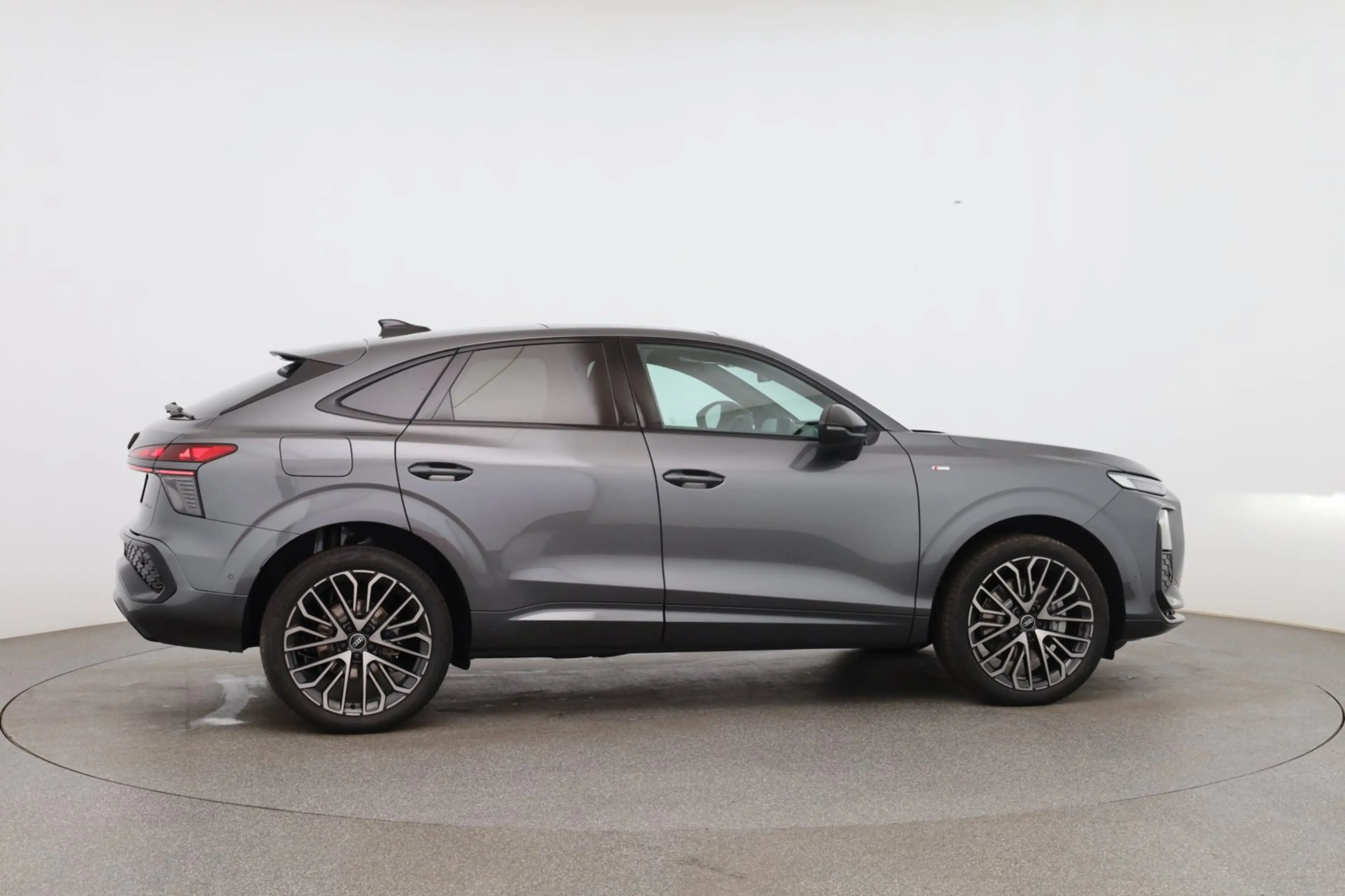 Audi Q3 TFSI quattro 150 kW — photo 6