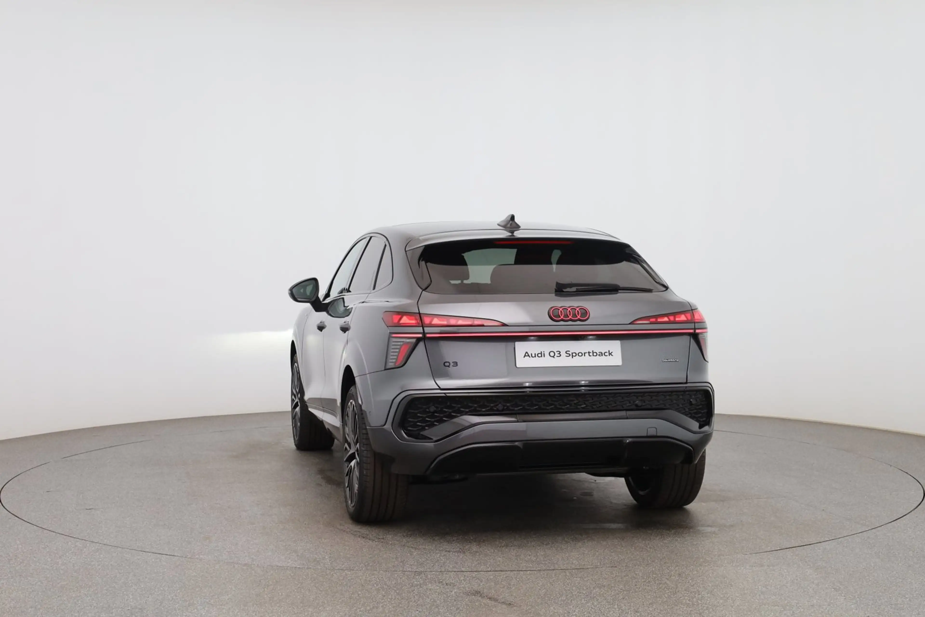 Audi Q3 TFSI quattro 150 kW — photo 4