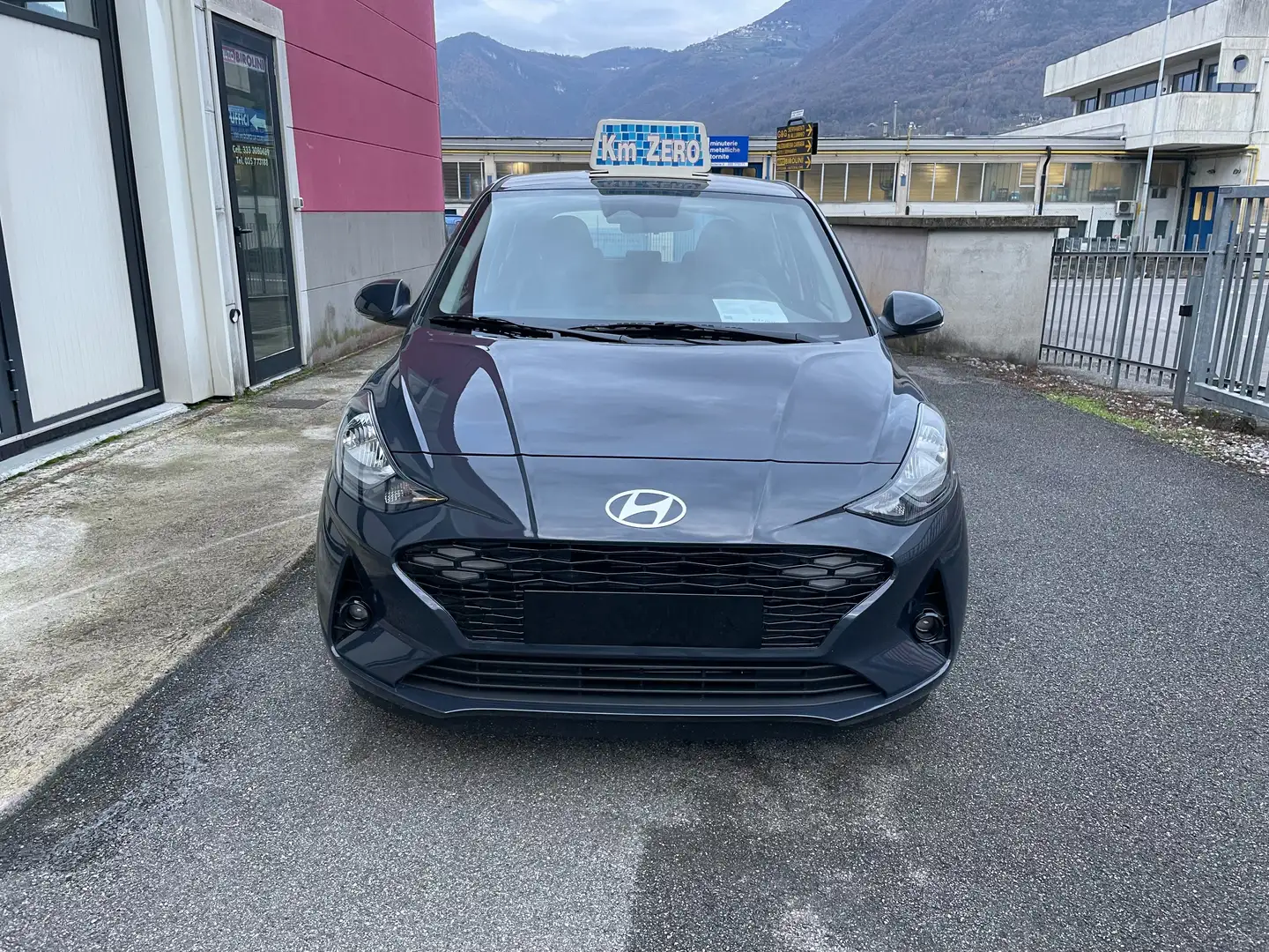 Hyundai i10 1.0 mpi Connectline 63cv auto Grau - 2