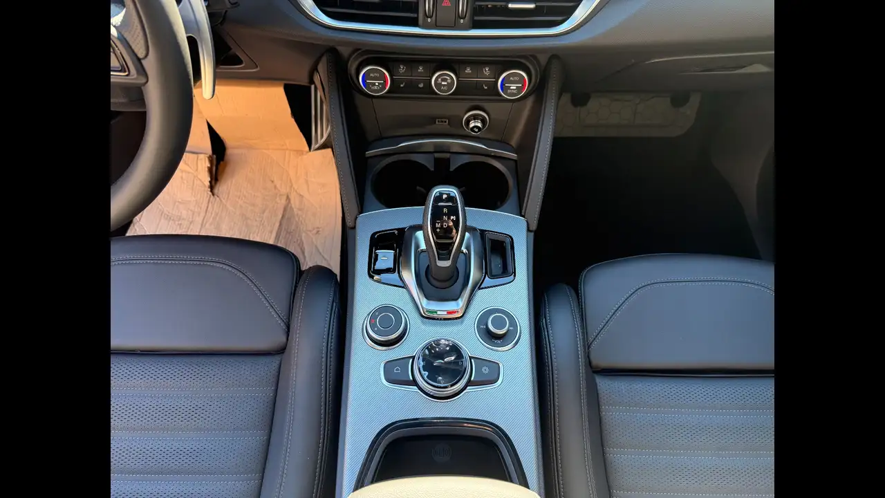 Alfa Romeo Stelvio 2026 — фото 17