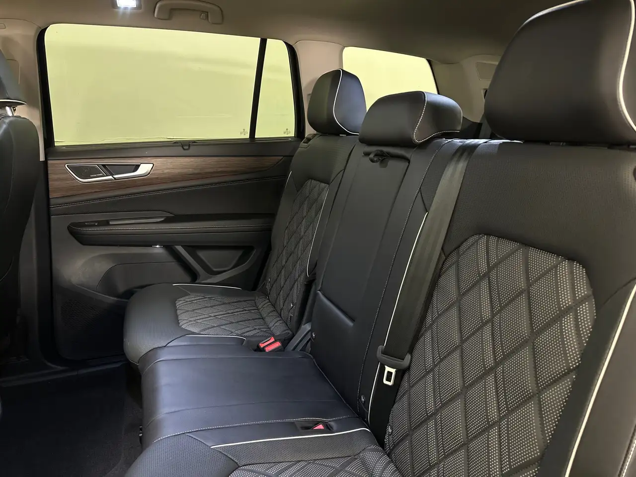 Volkswagen Atlas снимка Volkswagen Atlas