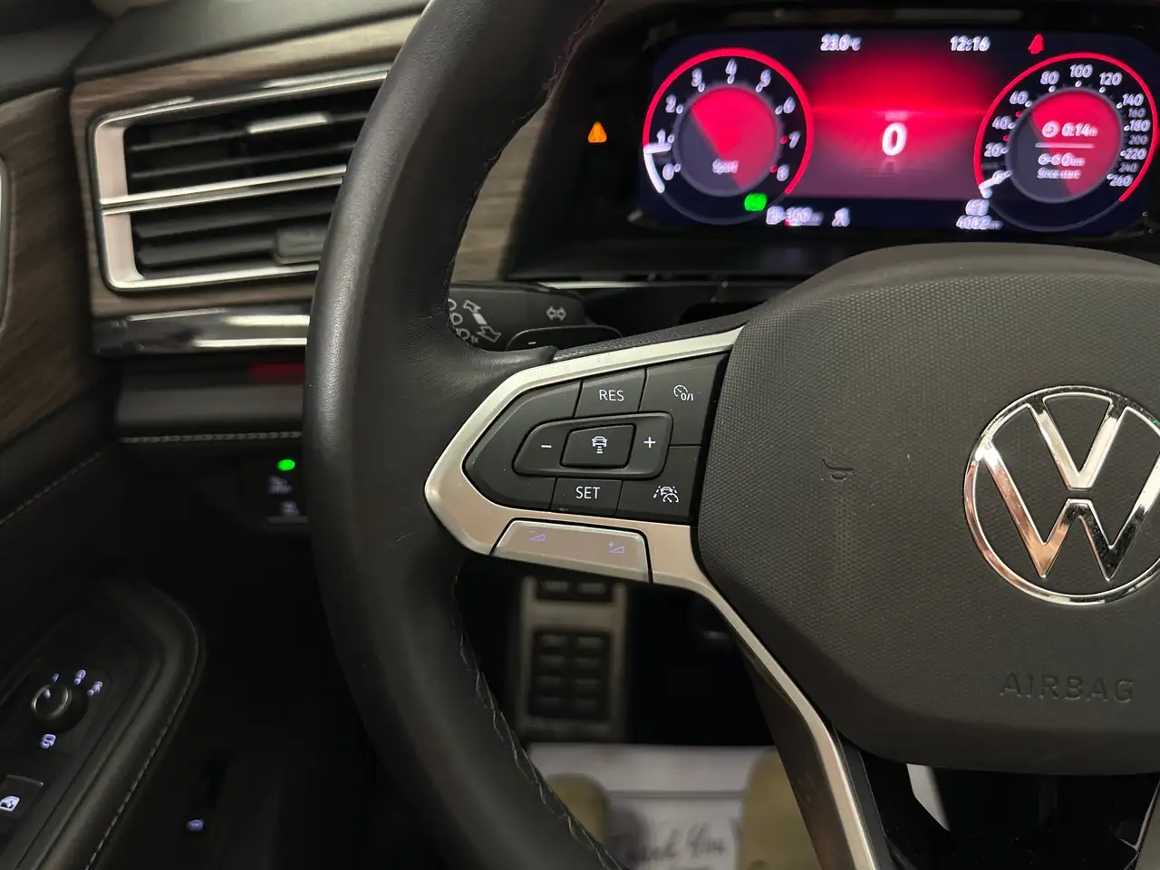 Volkswagen Atlas снимка Volkswagen Atlas