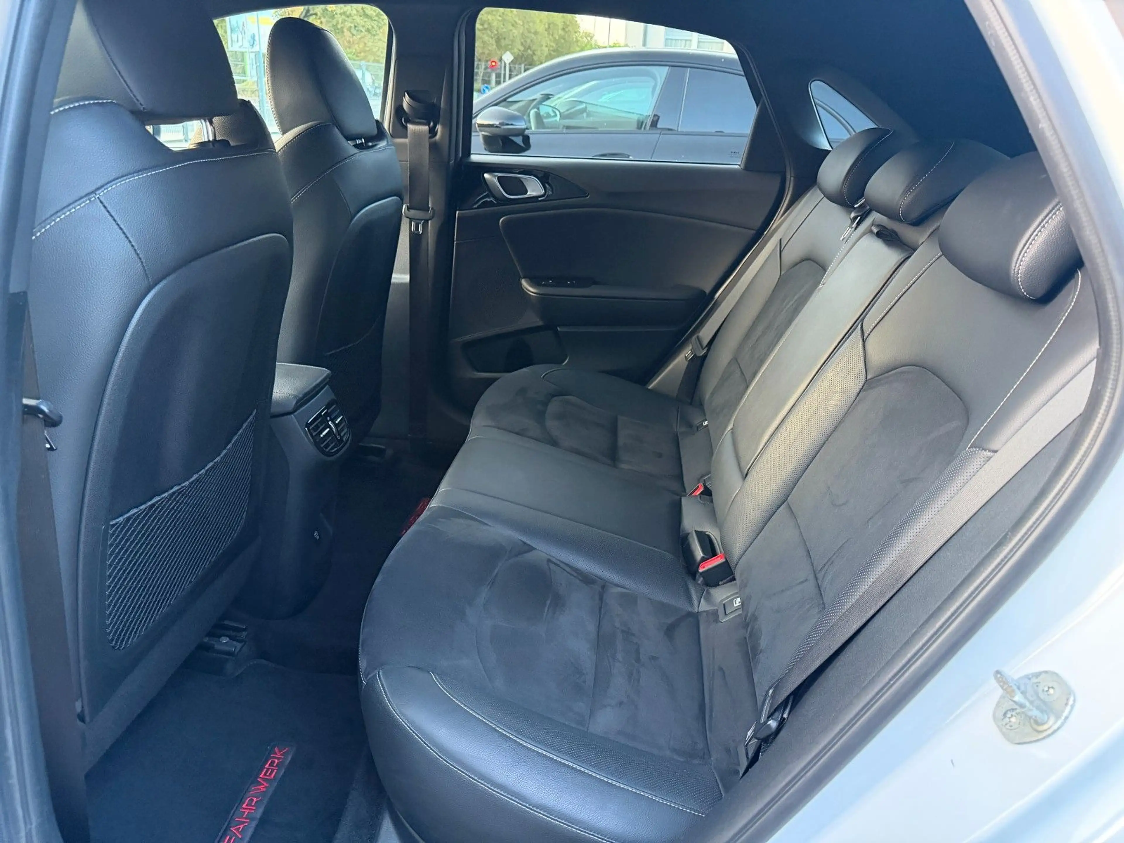 Kia Ceed / cee'd Ceed1.5 GT-LINE Automatik/Navi/Leder/Cam/ACC/JBL — photo 11