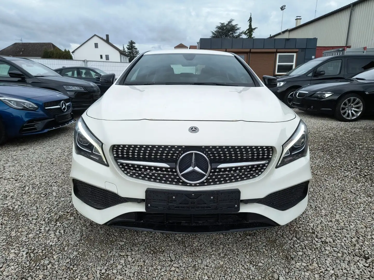Mercedes-Benz CLA 250 Navi, Leder, PDC, Autom, AMG Bianco - 2
