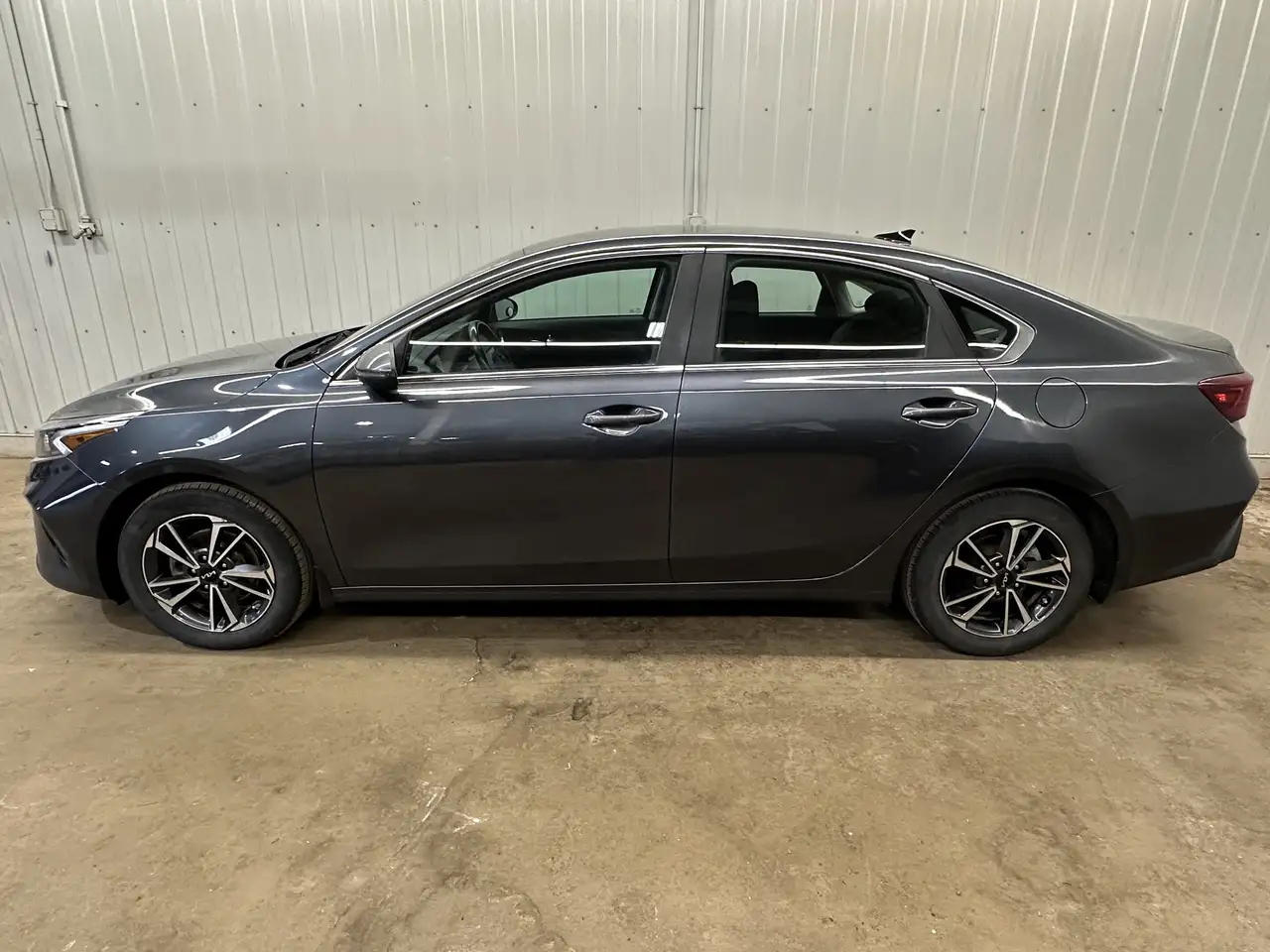 Kia Forte снимка Kia Forte