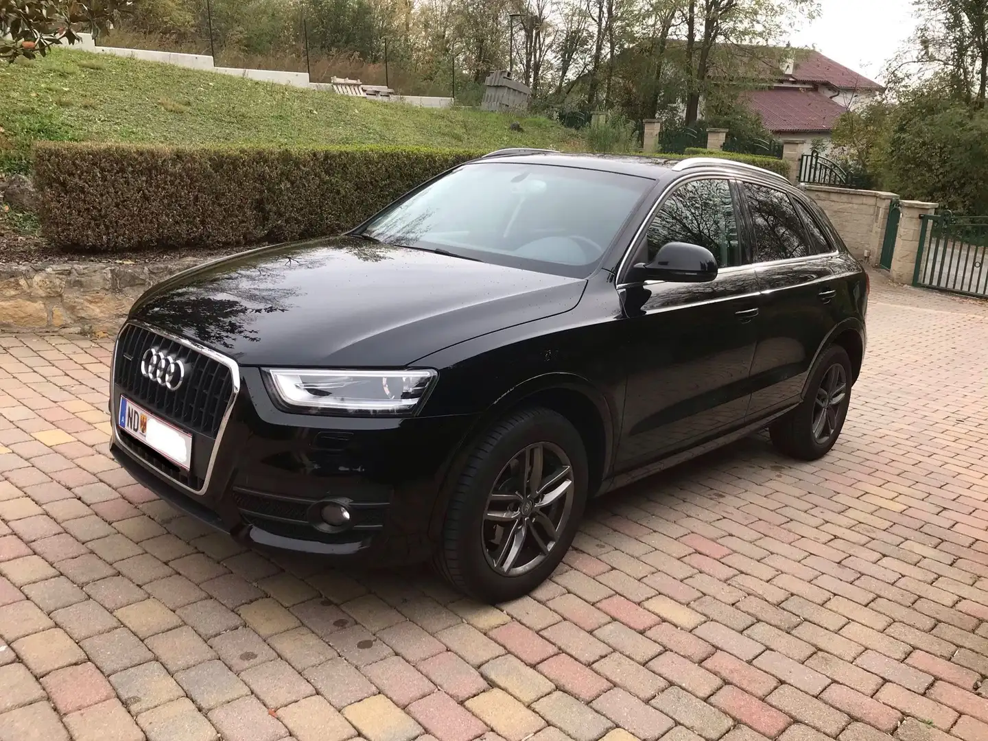 Audi Q3 Q3 2,0 TDI quattro Style DPF Style, Navi, AHK, usw Schwarz - 1