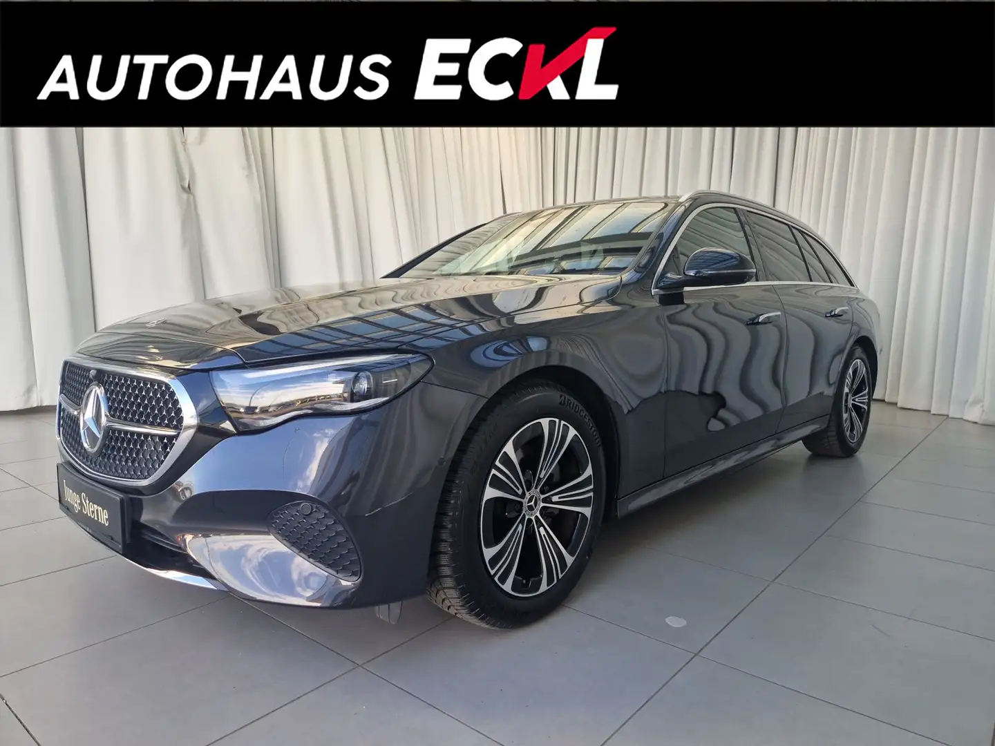 Mercedes-Benz E 220 d 4MATIC T-Modell 2xKlima 360 ACC AHK AUT Grau - 1