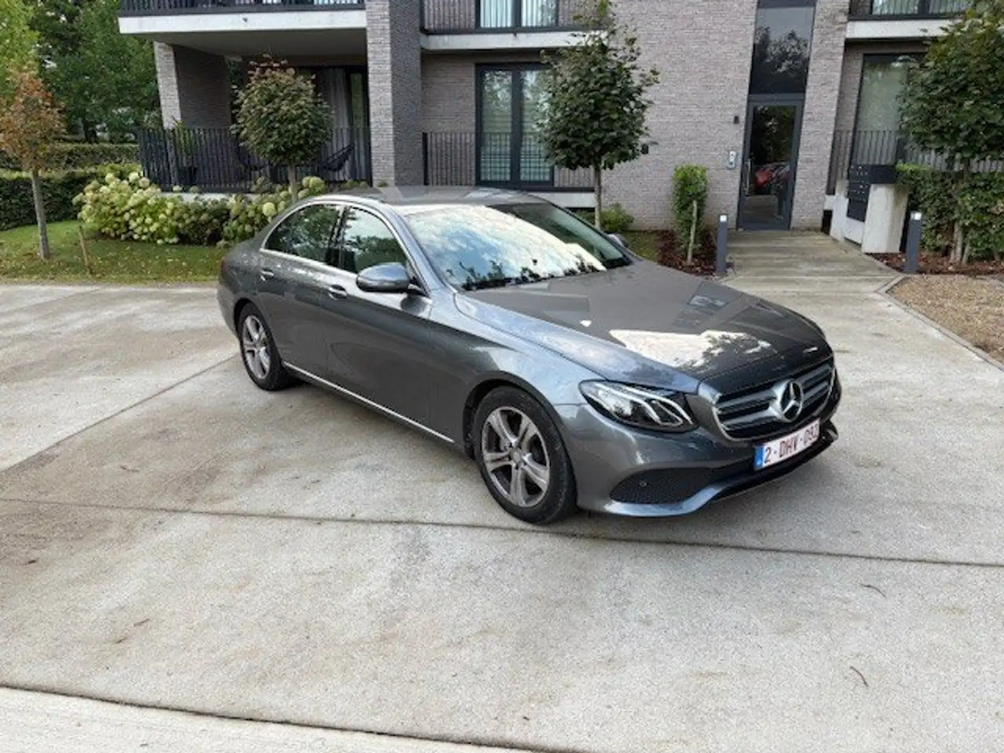 Mercedes-Benz E 220 E 220 BlueTEC 4Matic 7G-TRONIC Elegance Argent - 2