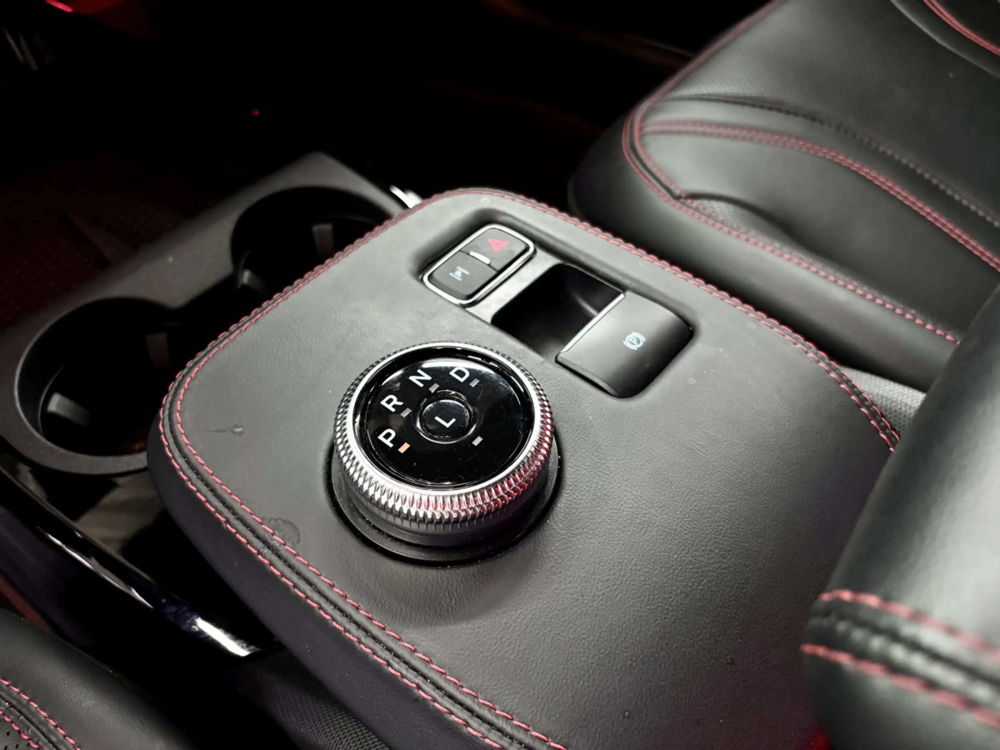 Ford Mustang Mach-E 99KWH EXT. RANGE PREMIUM RWD — photo 15