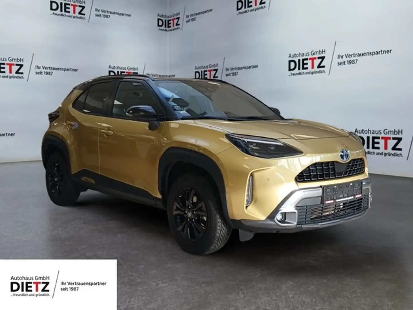 Toyota Yaris Cross 1.5 Hybrid Adventure*ACC*KAM*HUD*AHK Gold - 1