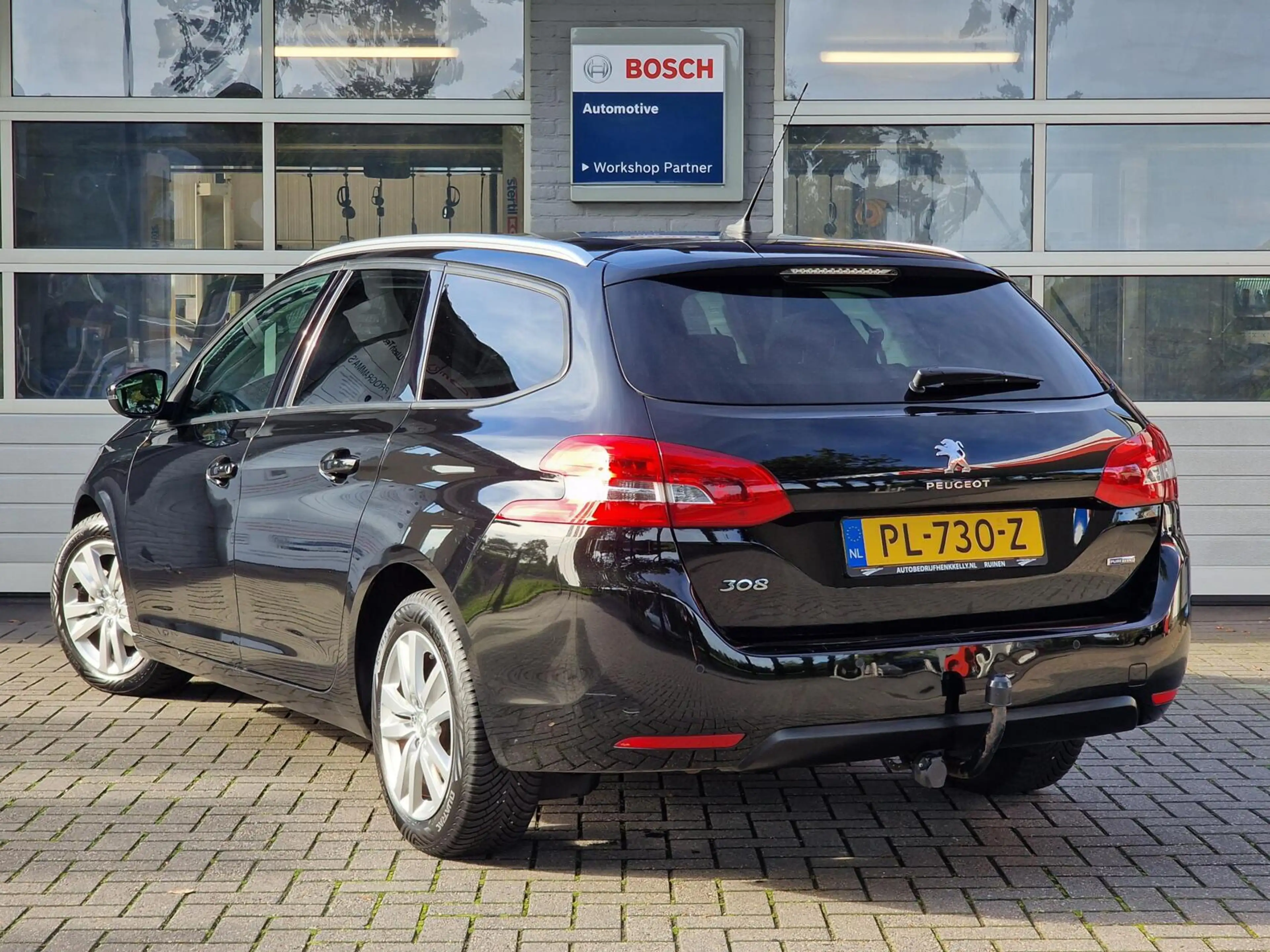 Peugeot 308 SW 1.2 PureTech Blue Lease Executive|Clima|cruise| — photo 2