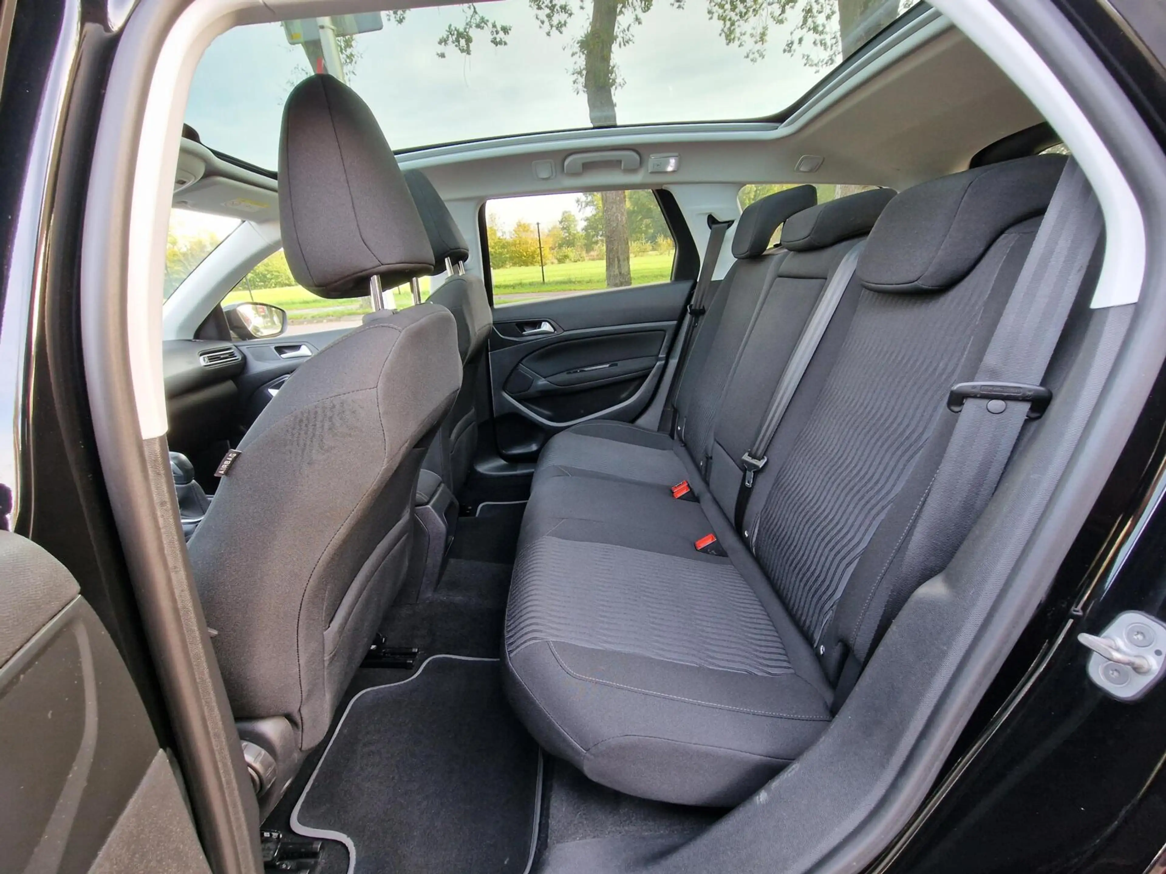 Peugeot 308 SW 1.2 PureTech Blue Lease Executive|Clima|cruise| — photo 7