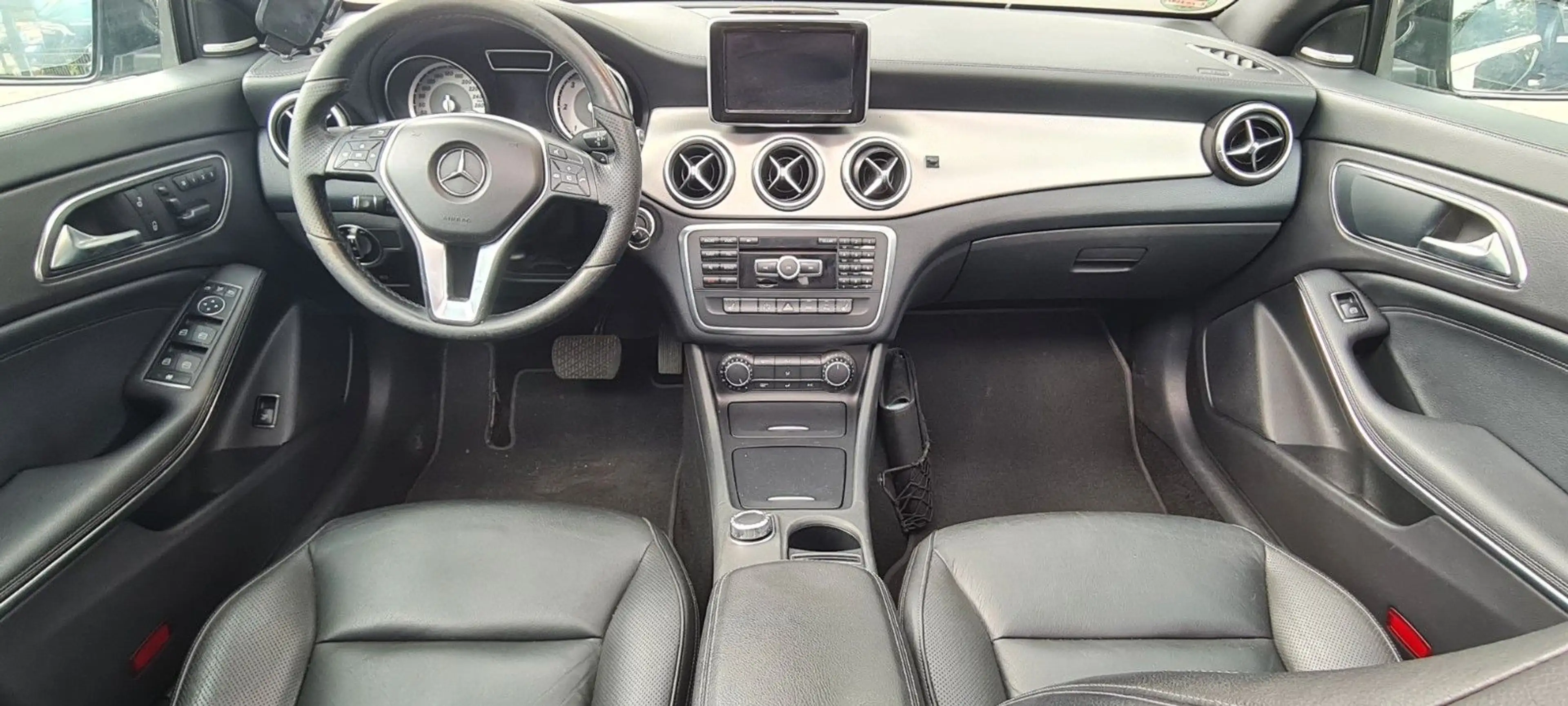 Mercedes-Benz CLA 220 CDI DCT Panoramadach PDC V+H — photo 14