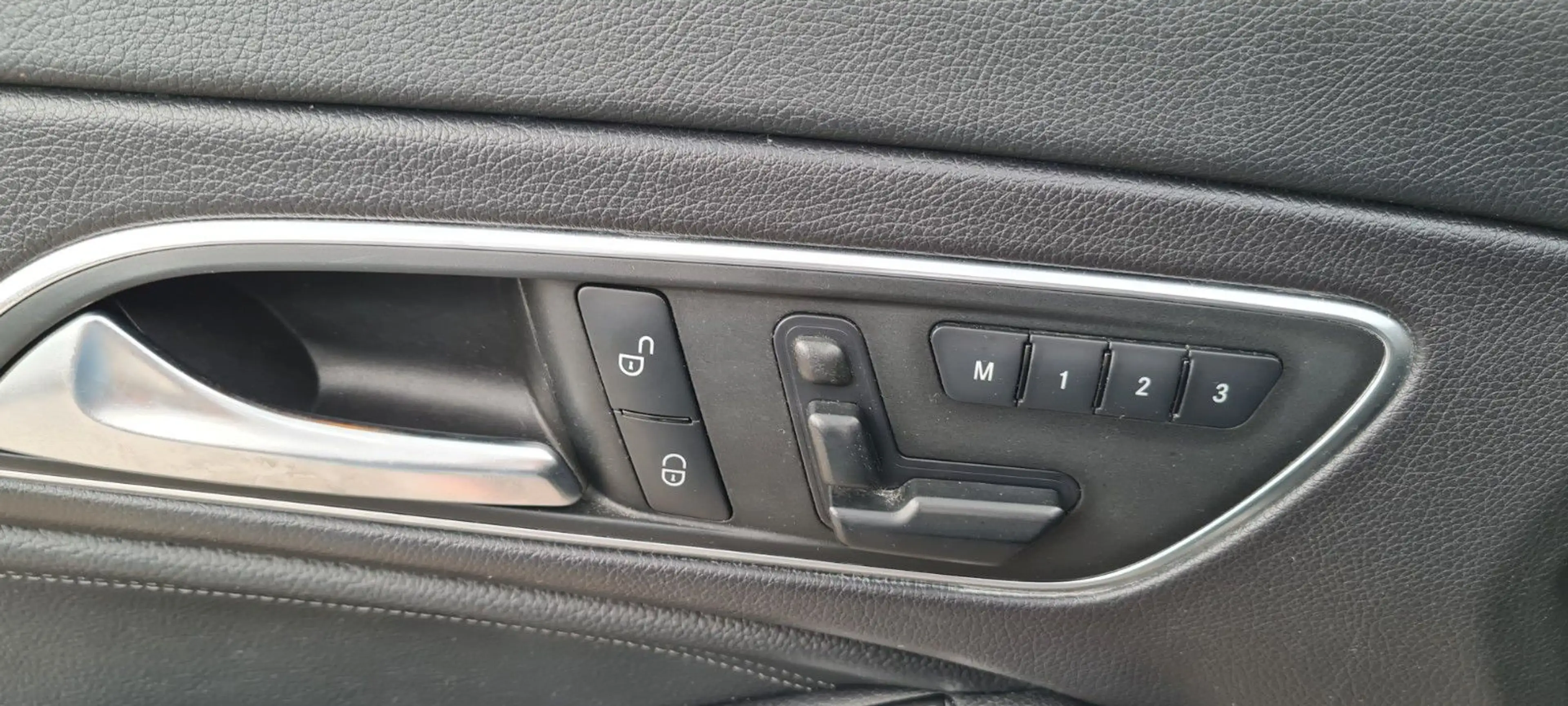 Mercedes-Benz CLA 220 CDI DCT Panoramadach PDC V+H — photo 10