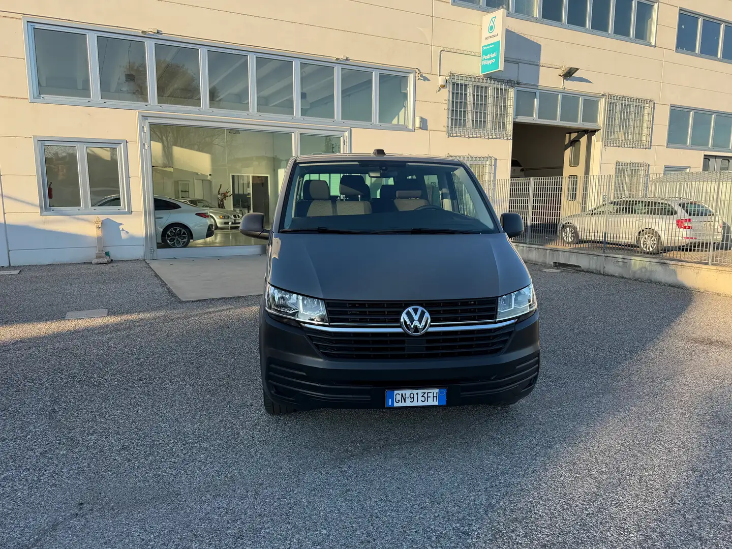 Volkswagen T6 Caravelle Comfortline 9 posti IVA COMPRESA Grigio - 2