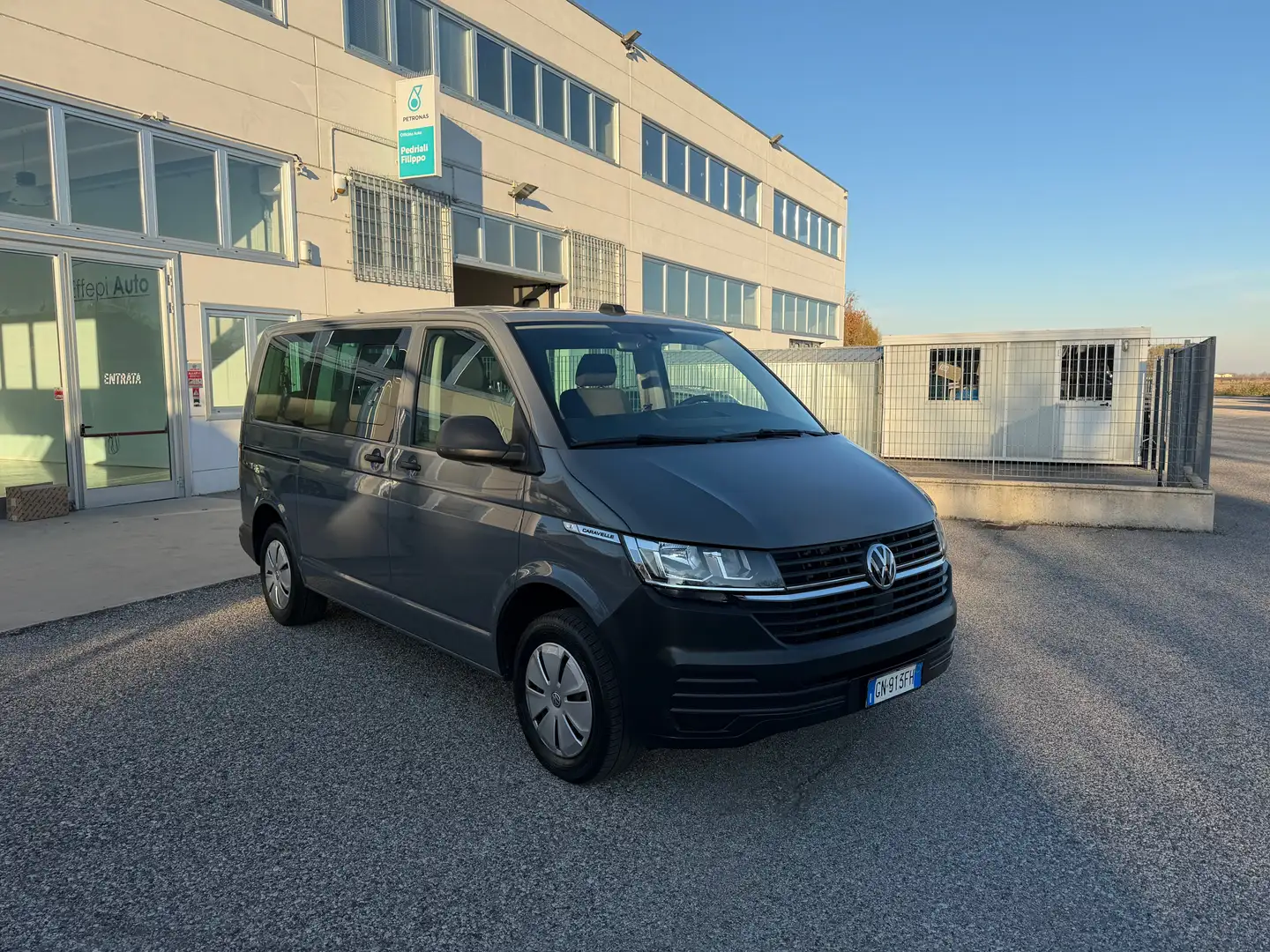 Volkswagen T6 Caravelle Comfortline 9 posti IVA COMPRESA Grigio - 1