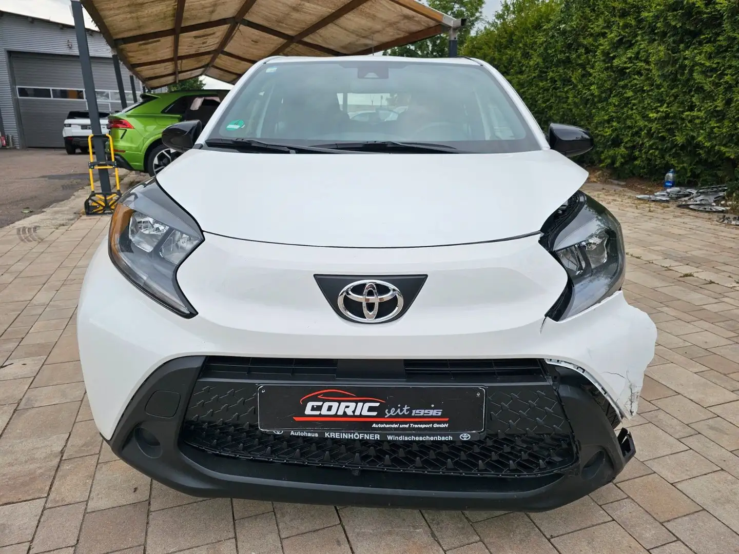 Toyota Aygo X Business Edition Weiß - 1